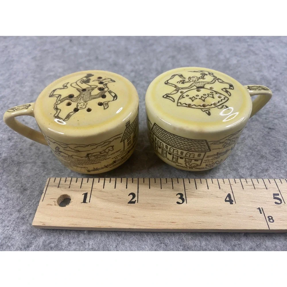 Royal‎ China Bucks County Salt and Pepper Shakers Farmhouse Folk Art Vintage